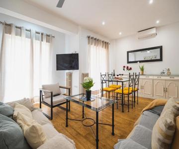 City Center Confortable Home