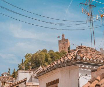 - Apartamento junto la Alhambra y Albaicín - QH EME Suites