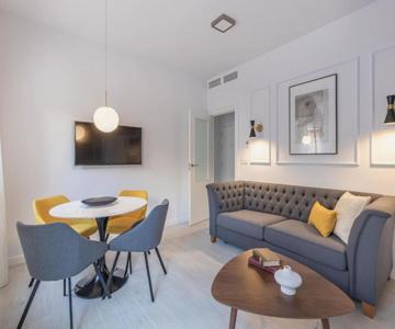 Central Stylish And Elegant 1 & 2 Br Apartment II