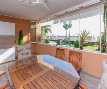 Beachside Paradise: Stylish 3BR apt near the beach