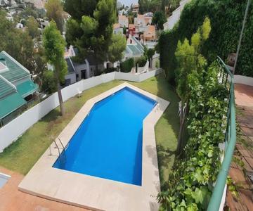 PARKING & POOL - Costa Paradise Suites- Málaga