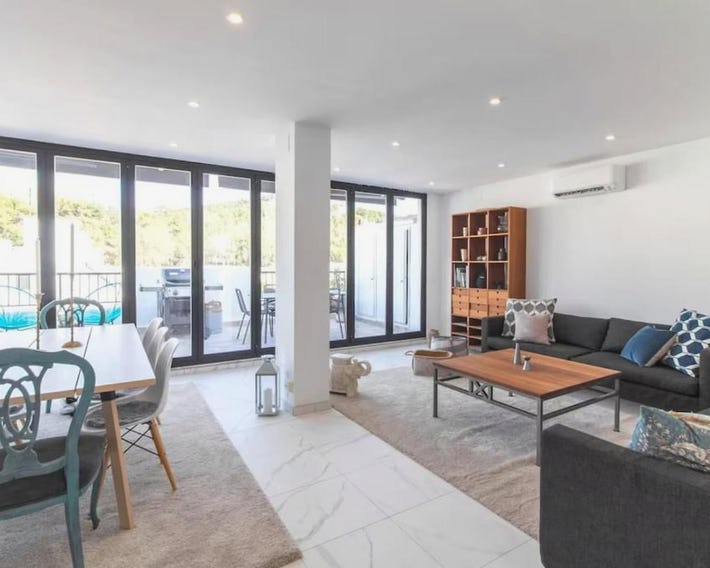 Cristo Epidemia 93 by Pineapple Homes
