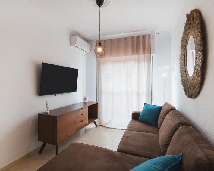 NEW 2nd CORNER City Center Apartment ideal for groups