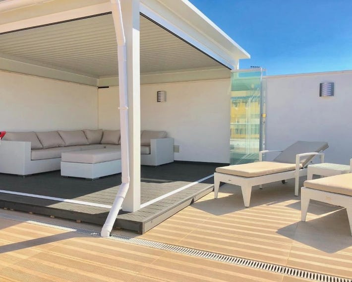 Beautiful penthouse perfect location