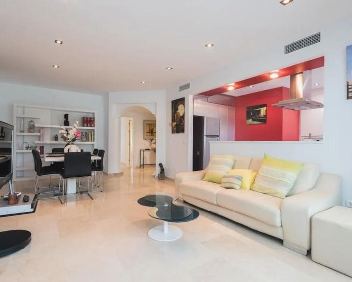 Charming 2 Bedroom Trocadero Arena area