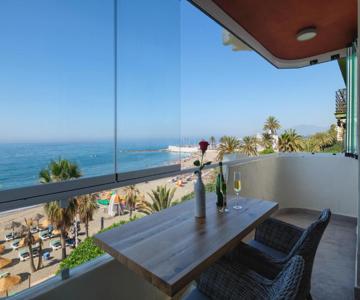 Luxury 3 Bedroom Beach Front Apartment In Marbella