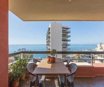 Vistas Panorámicas Al Mar En El Centro De Marbella