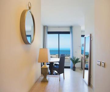 Luxury Spa Resort Marbella 2 bedroom 3 beds sauna gym pools jacuzzi