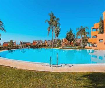 R25 Modern bright 2 bedroom apartment