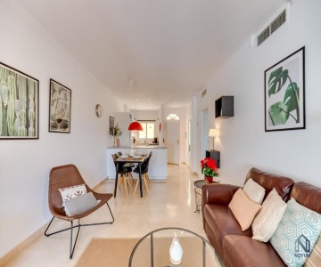 Sunny 2 Bdrm Paradise In Aloha Gardens