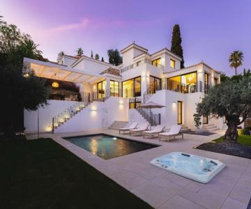 Villa Kumaro 4 Bedroom Spa Outdoor Pool Parking