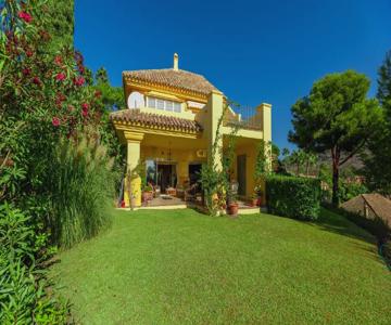 Golf Villa in Marbella, Frontline Golfvilla in RioReal Golf