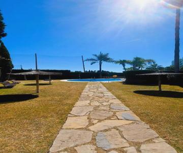 Stunning Apartment By The Beach & Golf Course