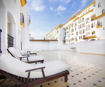 Park Plaza Suites