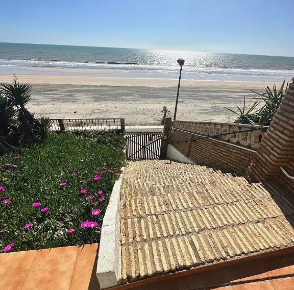 A la Orilla del Mar