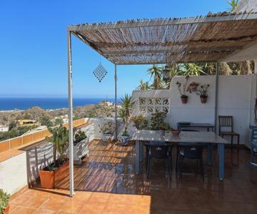 Apartment with a great terrace, sea and land views