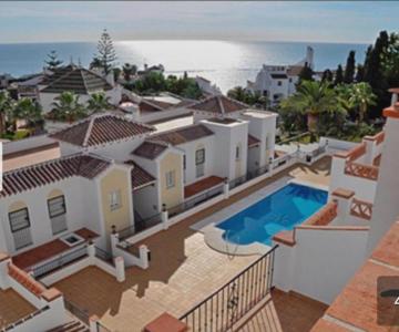 APARTAMENTO BONITO EN PINAL DEL MAR NERJA