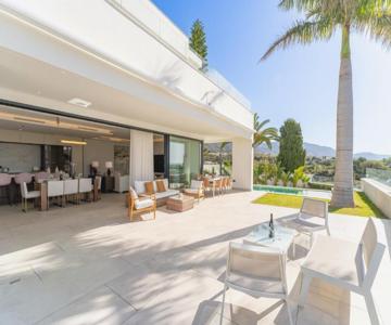 Sea Gardens Villa