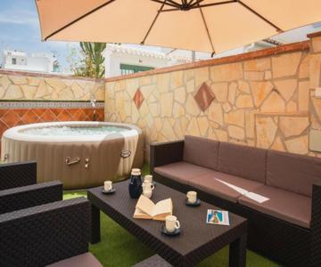 Town Center House With Jacuzzi