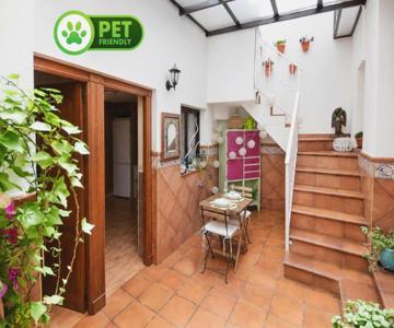 Casa Calma con Patio. A 500 m de Puente Nuevo