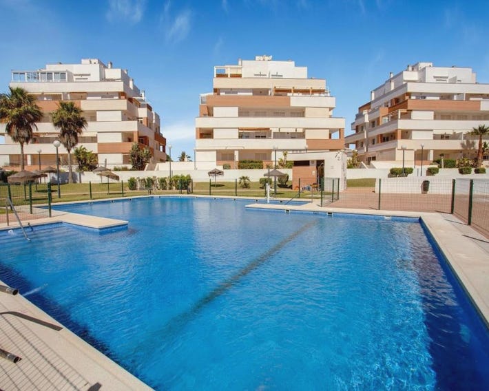 Beachside Apartment with Pool
