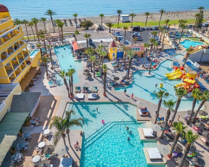 Mediterraneo Bay Hotel & Resort
