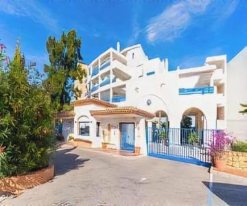 Residencial La Duquesa Suites Golf & Gardens