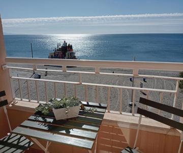 Primera linea de Playa a 10 min Estepona