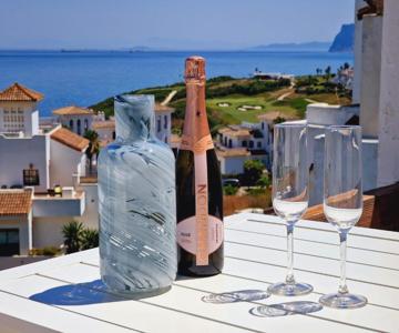 2305 - Luxury villa with sea view and pools