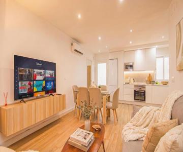 Luxurious & spacious 4BR apt next to Cathedral