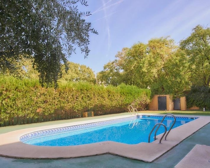 Apartamento con piscina solo en temporada