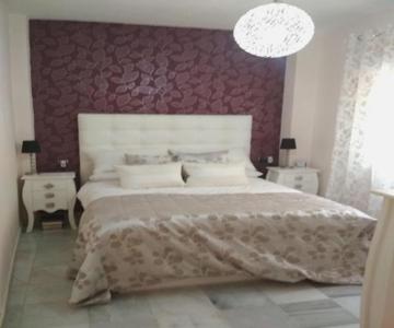 TWO BEDROOMS Leonor Dávalos