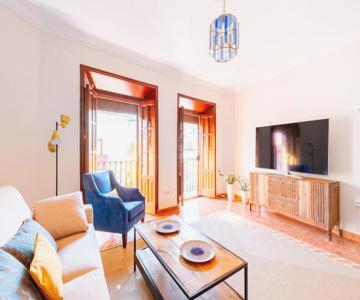 AoA Green Gardens Family House