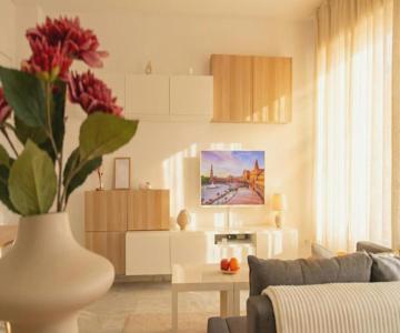 Spacious 2-Bedroom Apartment - Walk to Isla Mágica - AC - Premium Bed