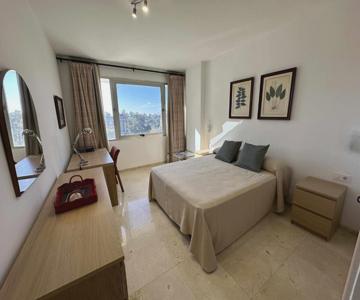 Estupendo apartamento junto a Plaza de España