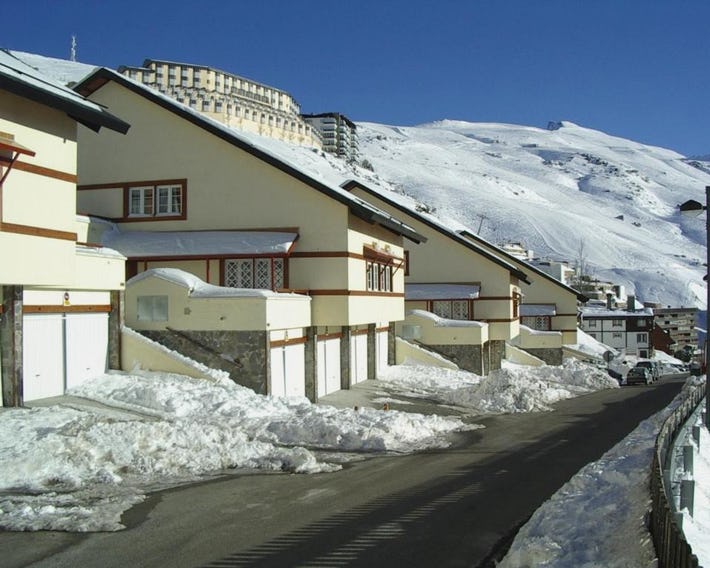 Apartamentos Las Tuyas 3000