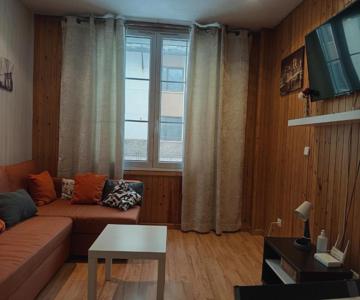 GRAN ESTUDIO MARIBEL, pegado a pistas