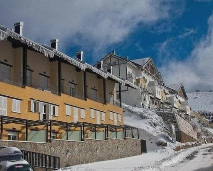 Ski Lodge Sierra Nevada