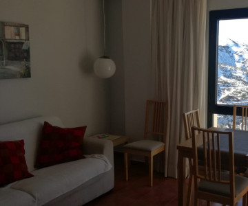Apartamento en Edificio Monte Oiz (Zona Alta)