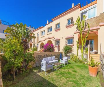 Casa Con Jardín, Piscina, Pista Pádel