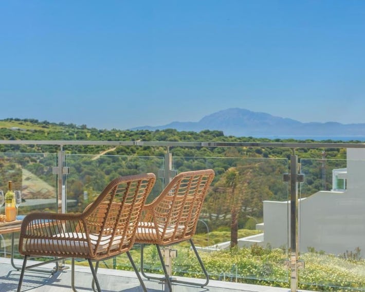Views, Terrace & Pool - Fibre WIFI - SimplyTarifa