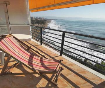 Junto Al Mar