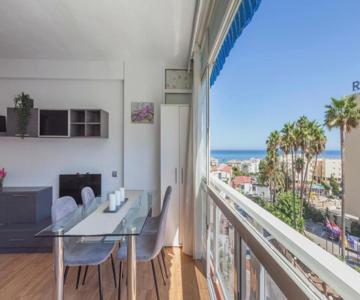 Sunny Seaview Apartment