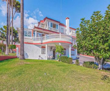 3 Bedroom Pet Friendly Apartment In Malaga