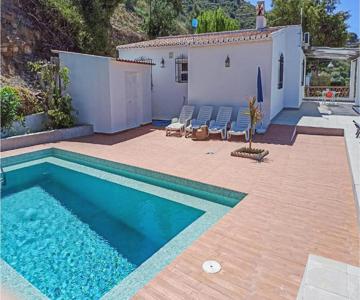 2 Bedroom Awesome Home In Torrox