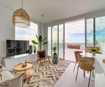 Bayview Hills, Luxury 2 Bedroom Apartment