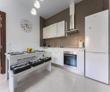 APARTAMENTO PARROT
