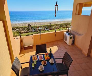Natsun Beach-Primera línea de playa Naturista