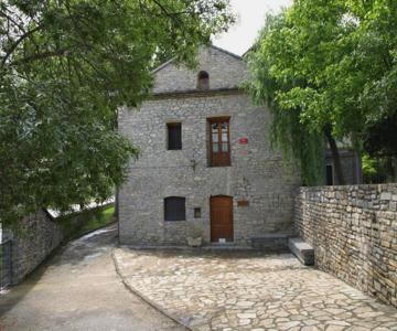 Albergue Ainsa - Morillo de Tou