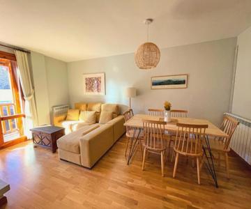 Apartamento en el centro de Benasque con piscina